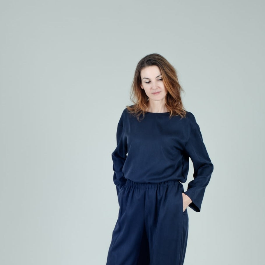 Tencel Damenshirt Dunkelblau, langärmelig, Urheber: Mini & Eve