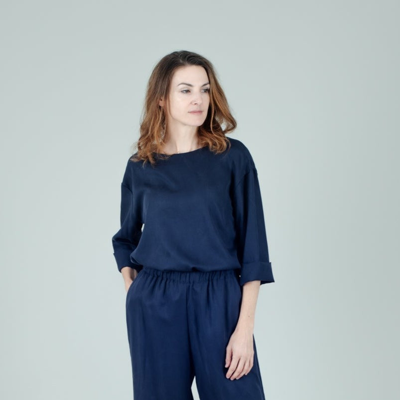 Tencel Damenshirt Dunkelblau, langärmelig, Urheber: Mini & Eve