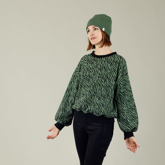 Damen Sweater Bio Baumwolle Grün mit Zebramuster; Urheber: Mini & Eve