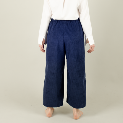 Damenhose Cord Dunkelblau; Urheber: Mini & Eve