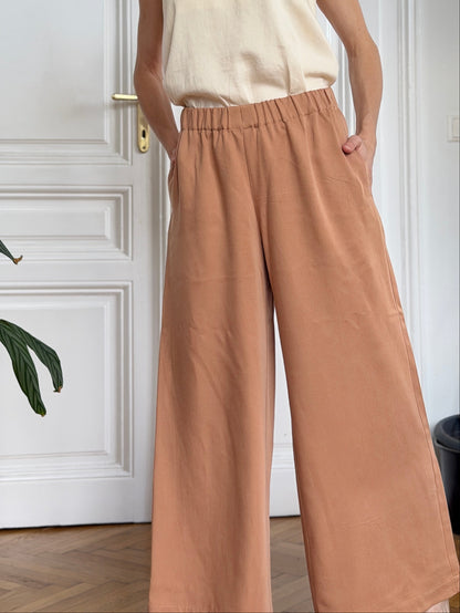 Tencelhose Nougat Braun Beige mit Taschen und Gummibund; Urheber: Mini & Eve