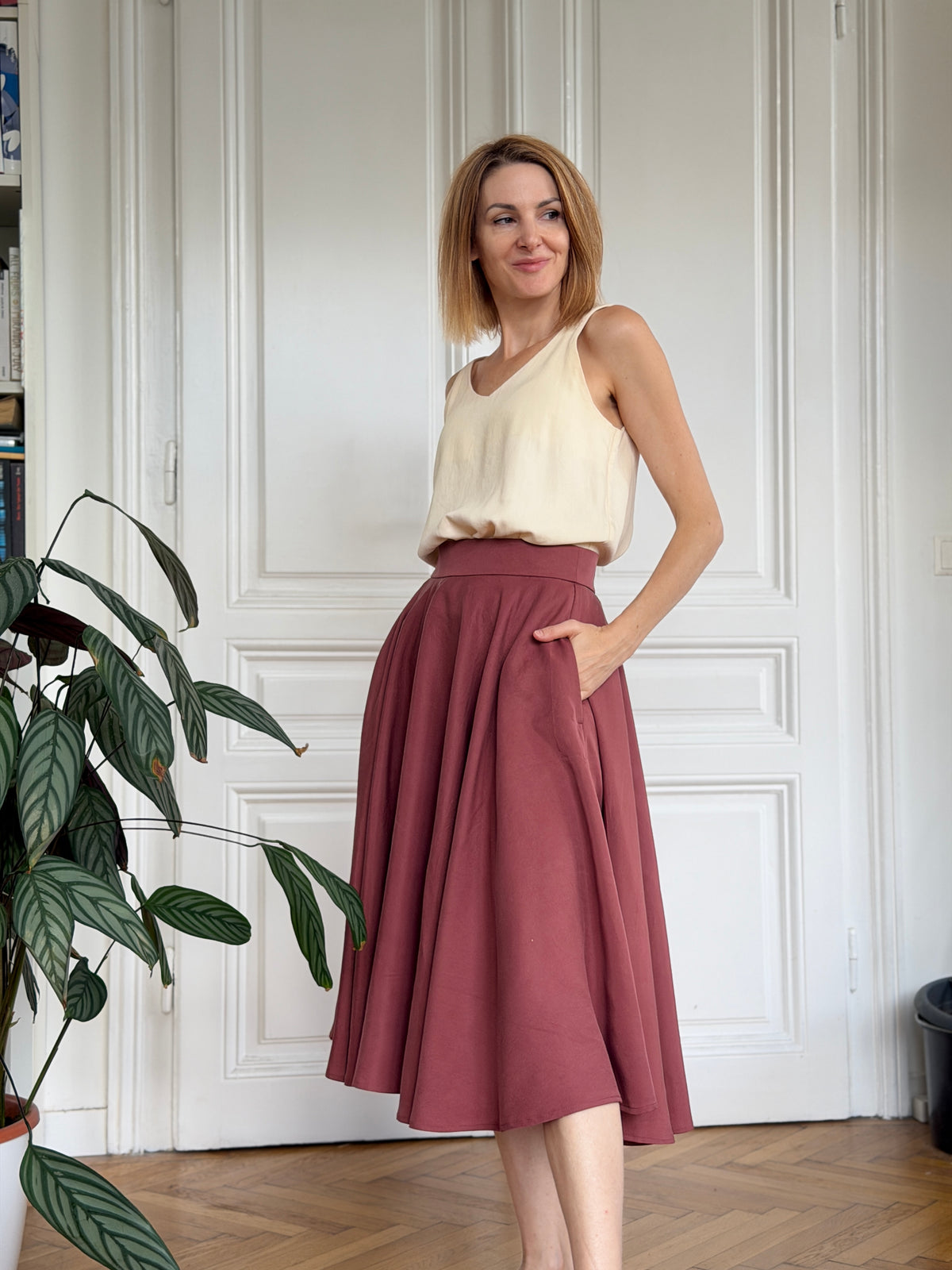 Tellerrock aus Tencel in Rouge Rosa Rot mit Taschen; Urheber: Mini & Eve