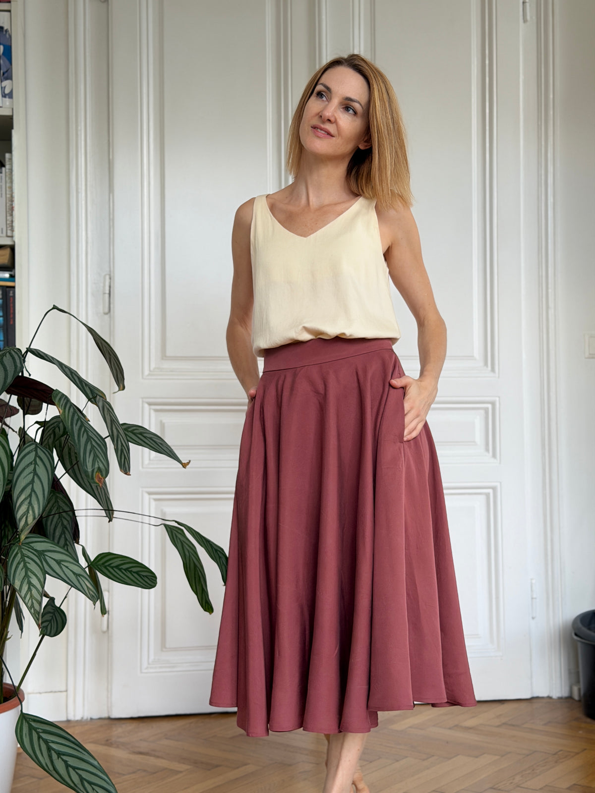 Tellerrock aus Tencel in Rouge Rosa Rot mit Taschen; Urheber: Mini & Eve