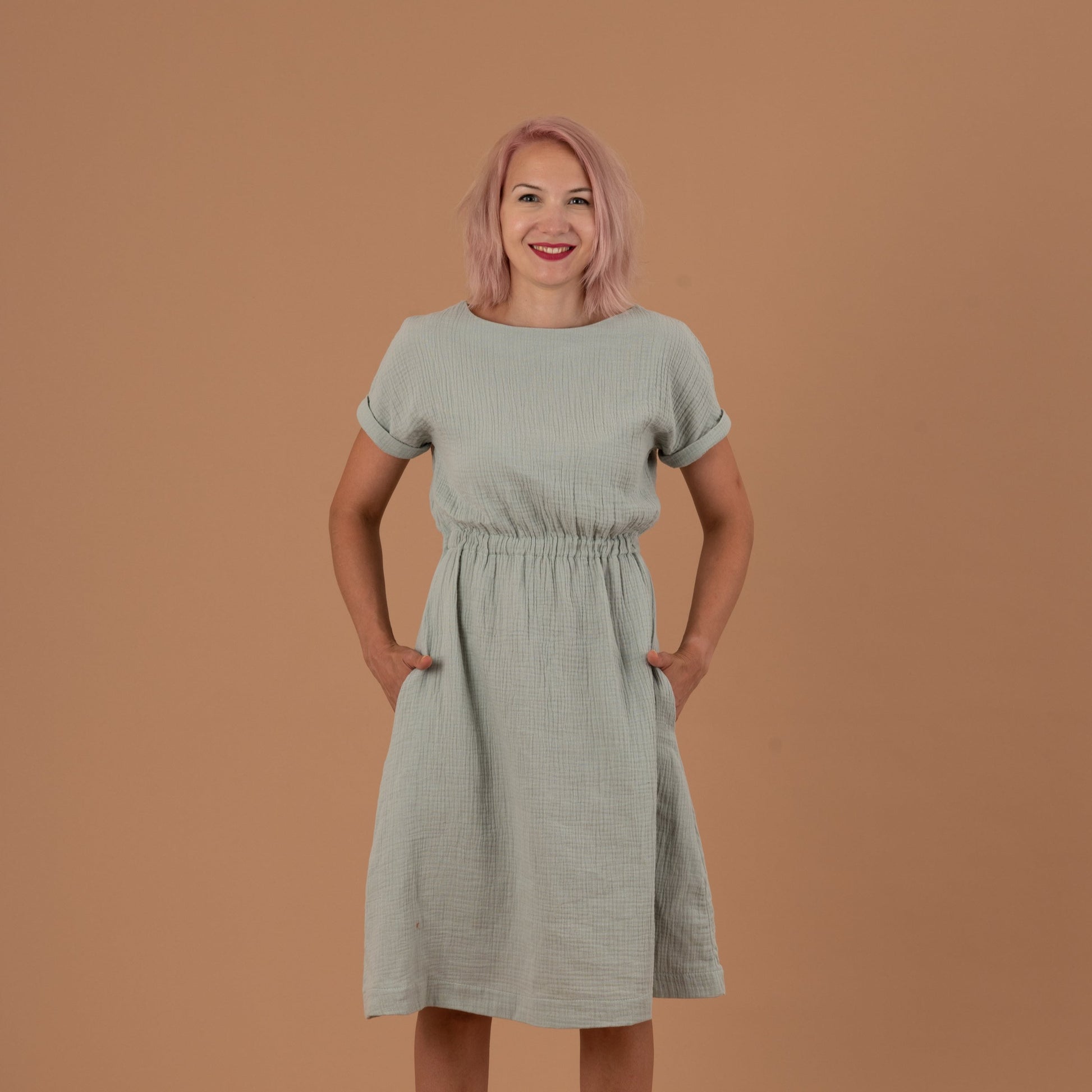 MILA Damenkleid Musselin Mint Vorderansicht, Urheber: Mini & Eve