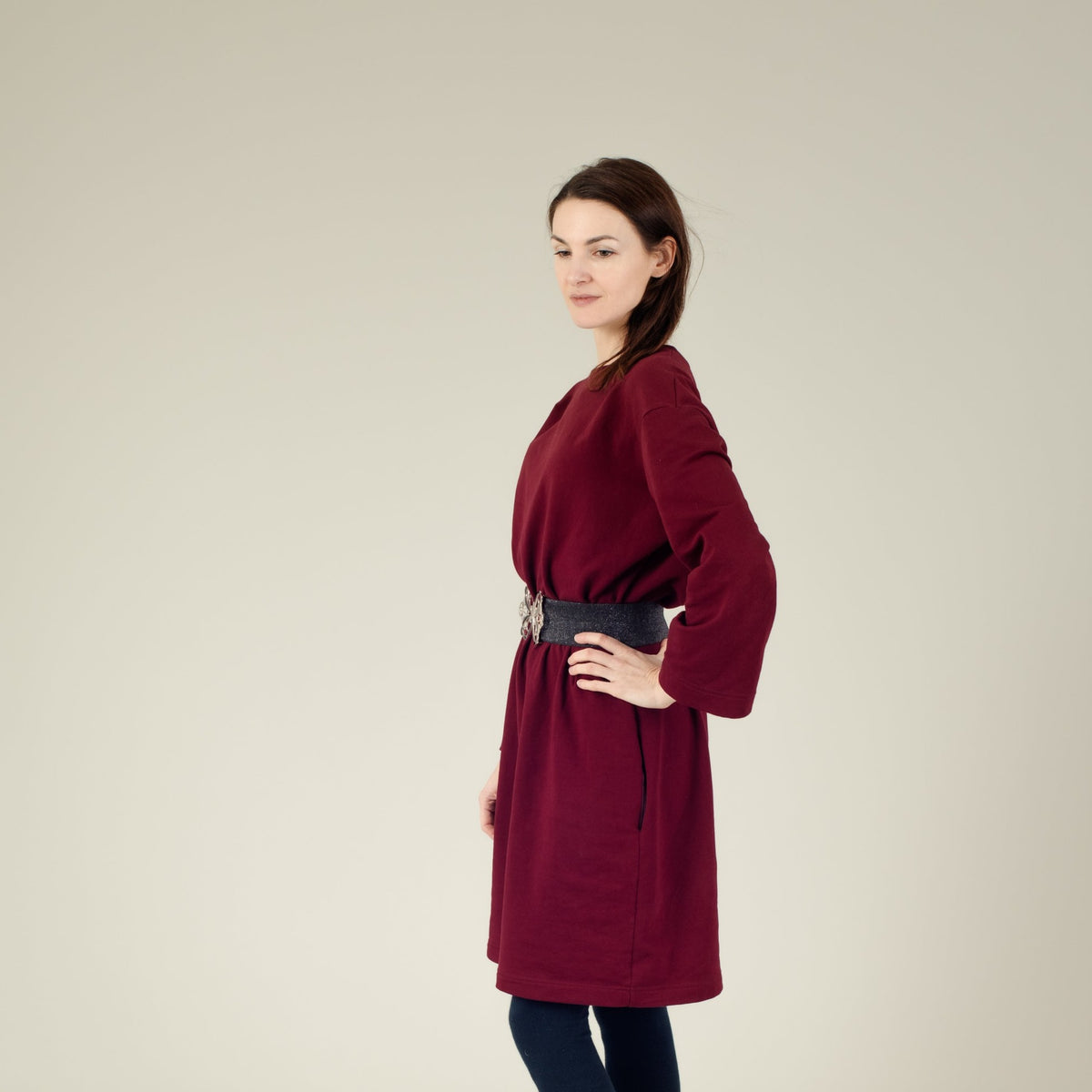 T-Shirt-Kleid Damen Bordeaux Rot, Seitenansicht links, Urheber: Mini & Eve